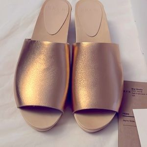 Bryr clogs made by hand in San Francisco . New in Rose Gold, never worn.